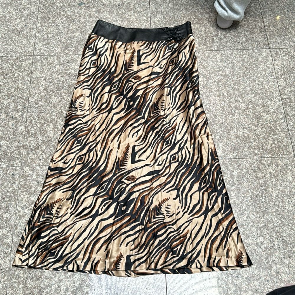 Oscar de la Renta Silk Brown zebra skirt